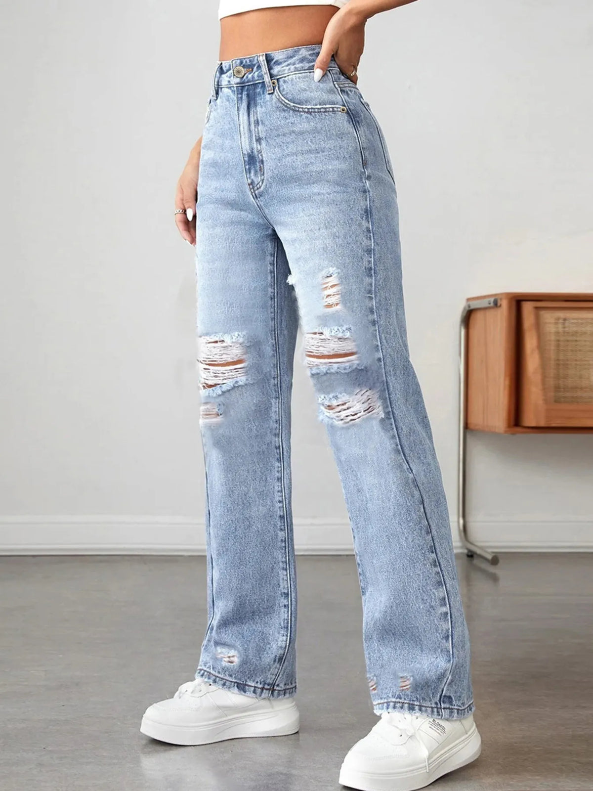 Distressed High Waisted Jeans