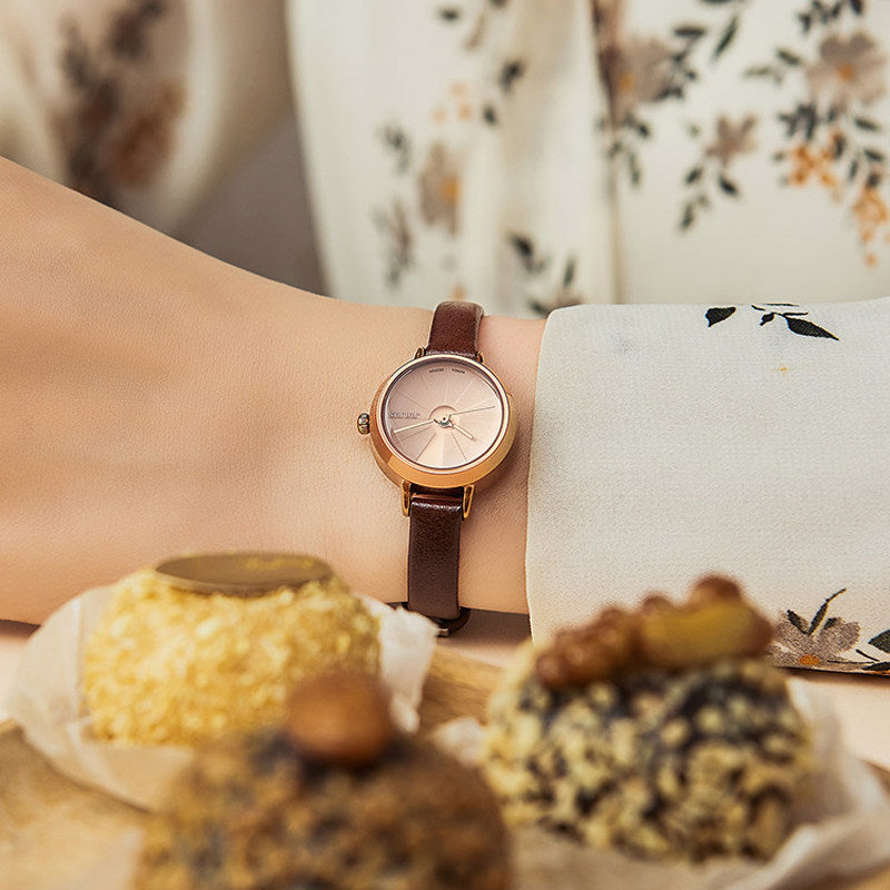 Retro Artistic Style Genuine Leather Thin Strap Compact Casual Round Quartz Watch