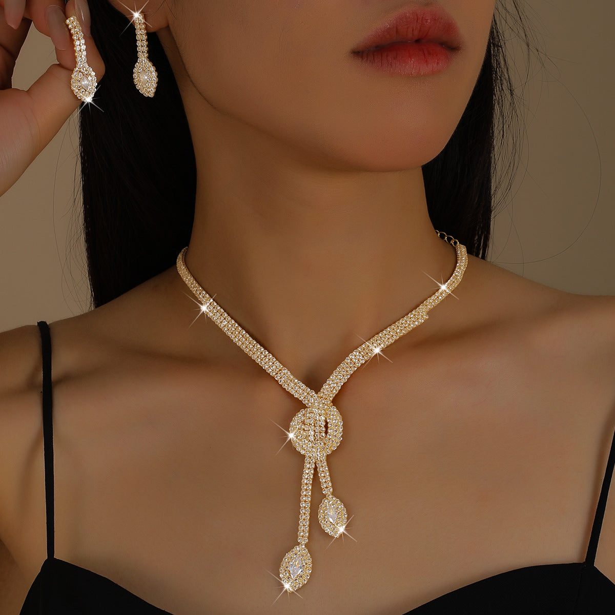 Autumn New European And American Style Loose Diamond Round Jewelry Bridal Jewelry Set Tassel Pendant Wholesale Three-Piece Set One Piece