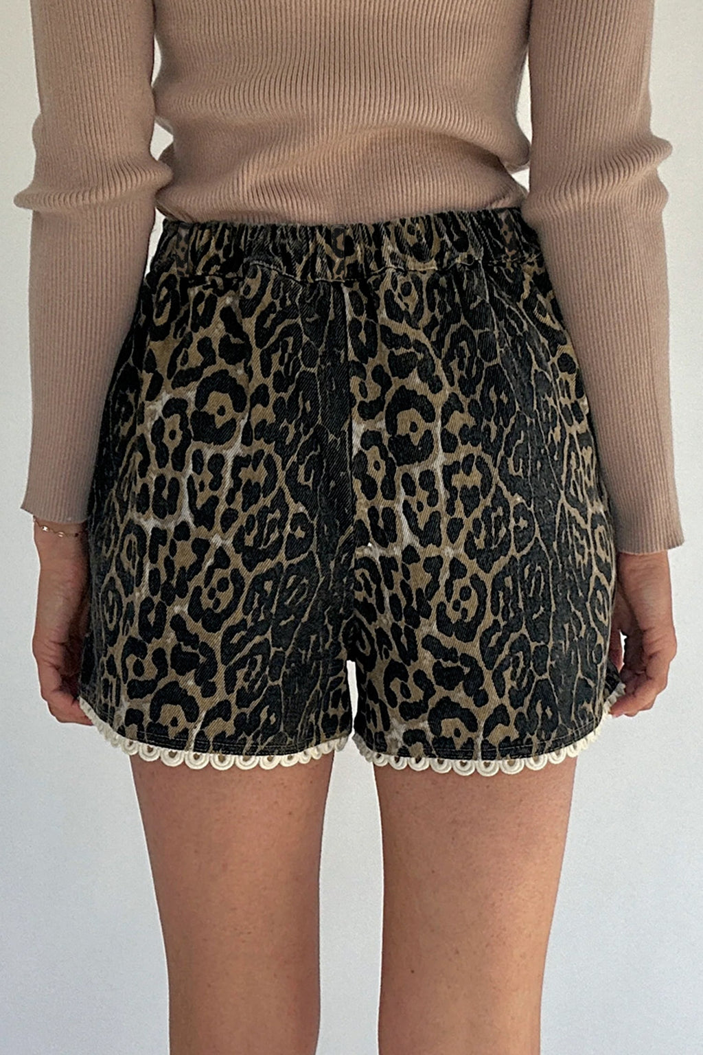 Leopard Contrast Scallop Lace Trim Denim Shorts