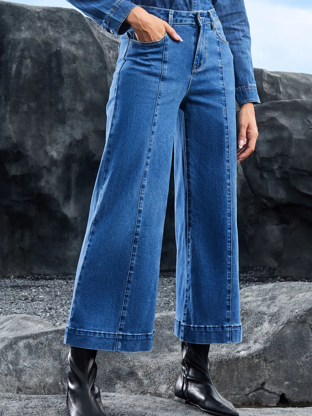 Seam Detail Flared Bottom Ankle Length Jeans