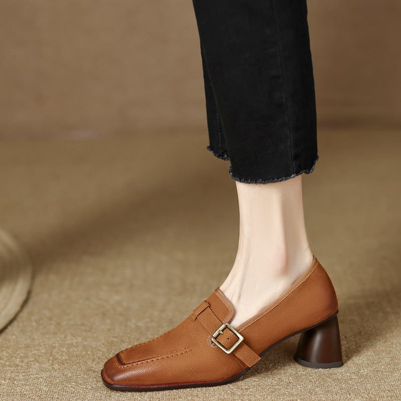 Women's Retro British Style Chunky Heel Leather Pumps - Image 2