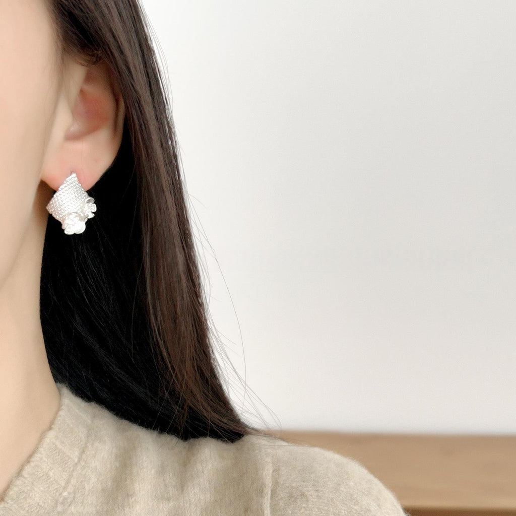 Hollow-out Diamond-shaped Flower Earrings For Women