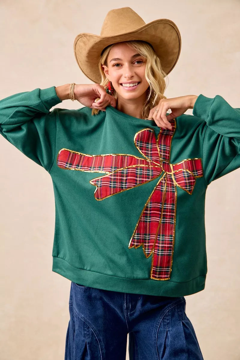 Oversized Plaid Bow Holiday Fleece Pullover in Green/Red