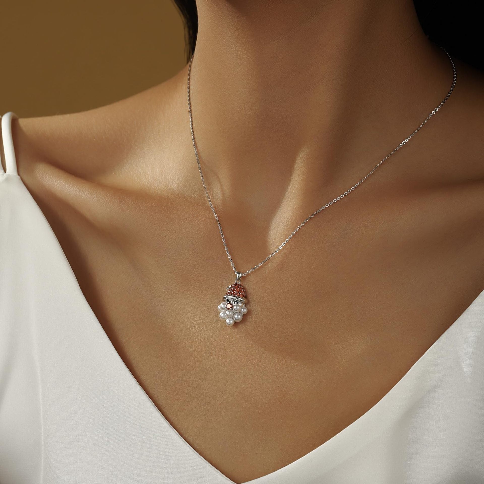 European And American Creative Festive Pendant Santa Claus Diamond Pearl Necklace Christmas Ladies Gift Clavicle Chain Necklace