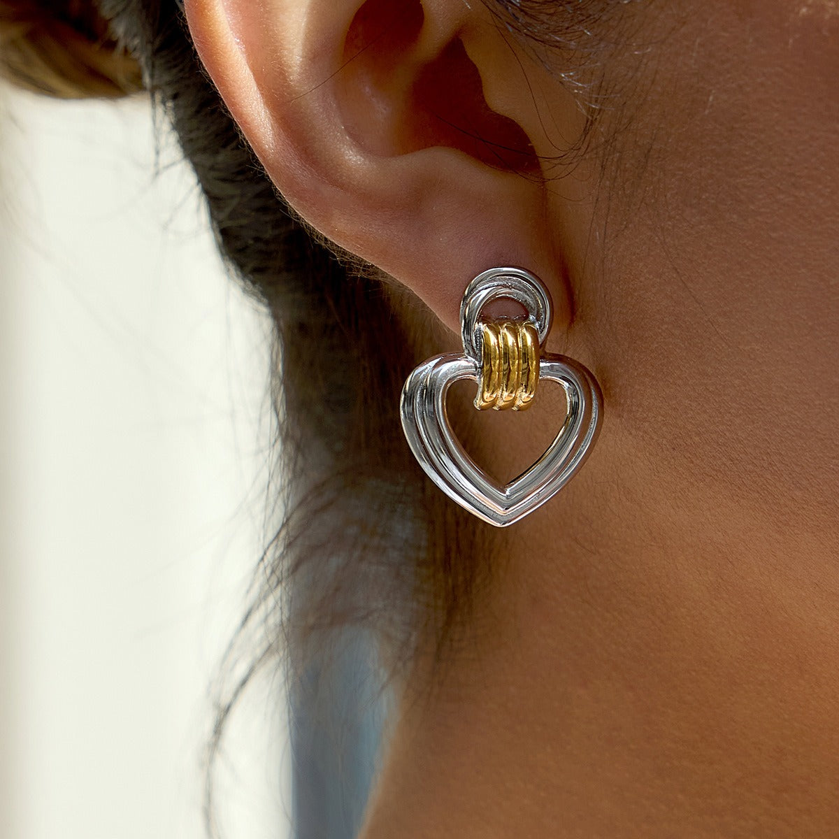 18K Gold Heart-Shaped Stud Earrings - Minimalist Titanium Steel