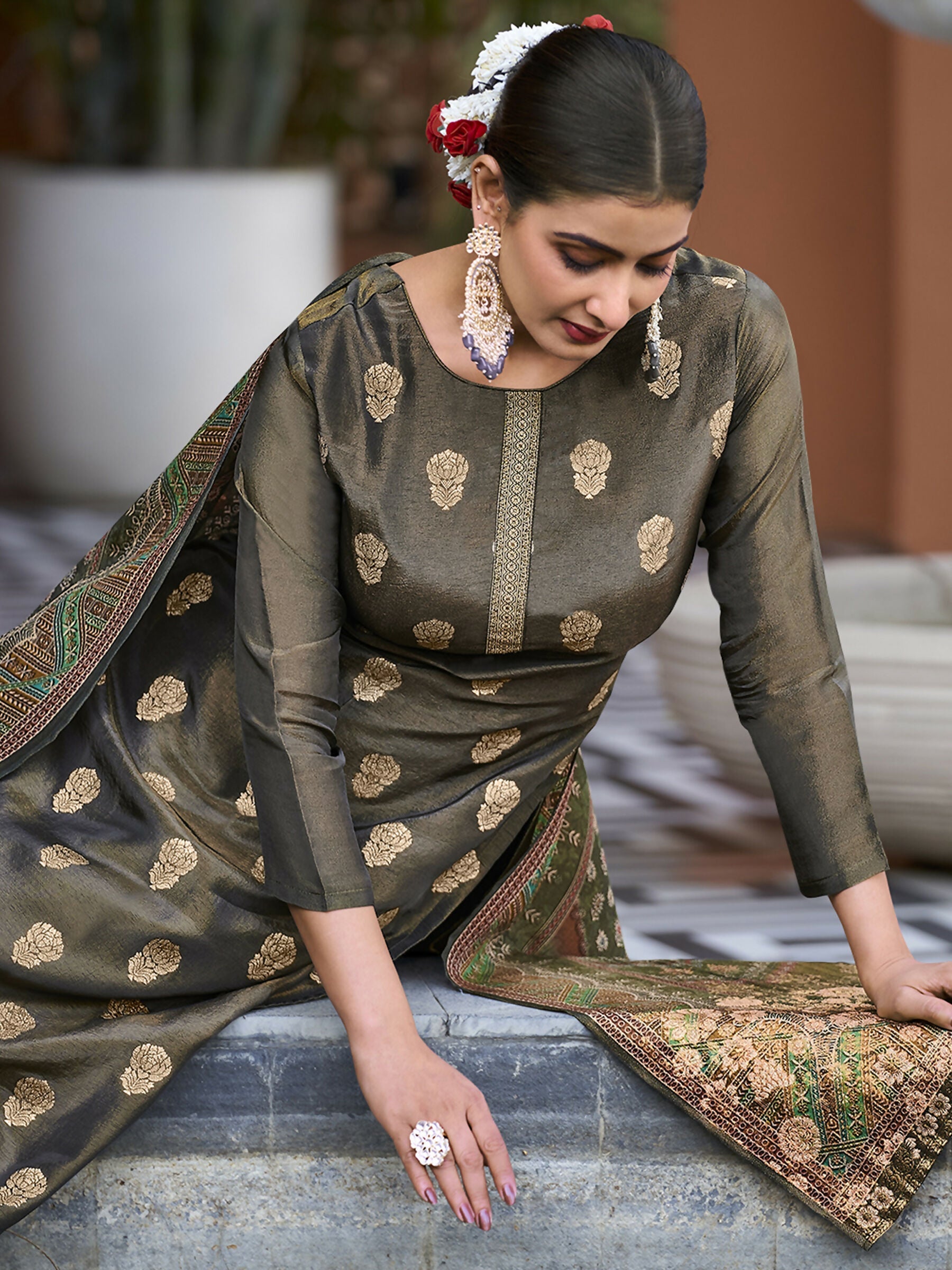 Green Pure Silk Elegant Jacquard Woven Kurta Set with Trousers