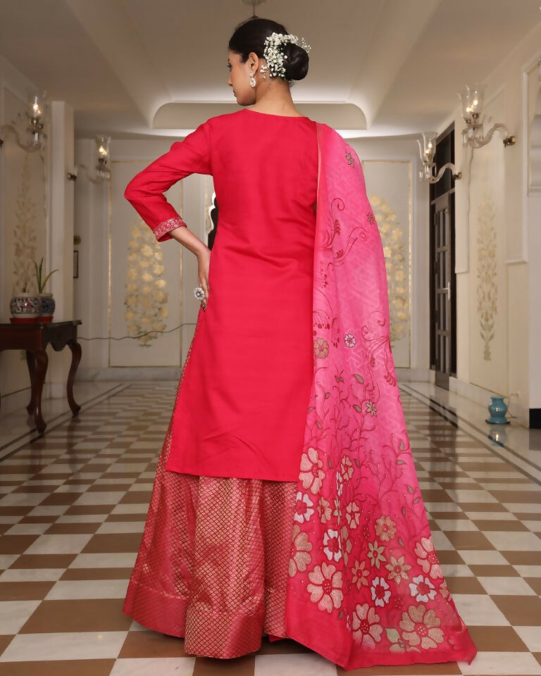 Pink Cotton Silk Floral Embroidered Kurta Set for Women
