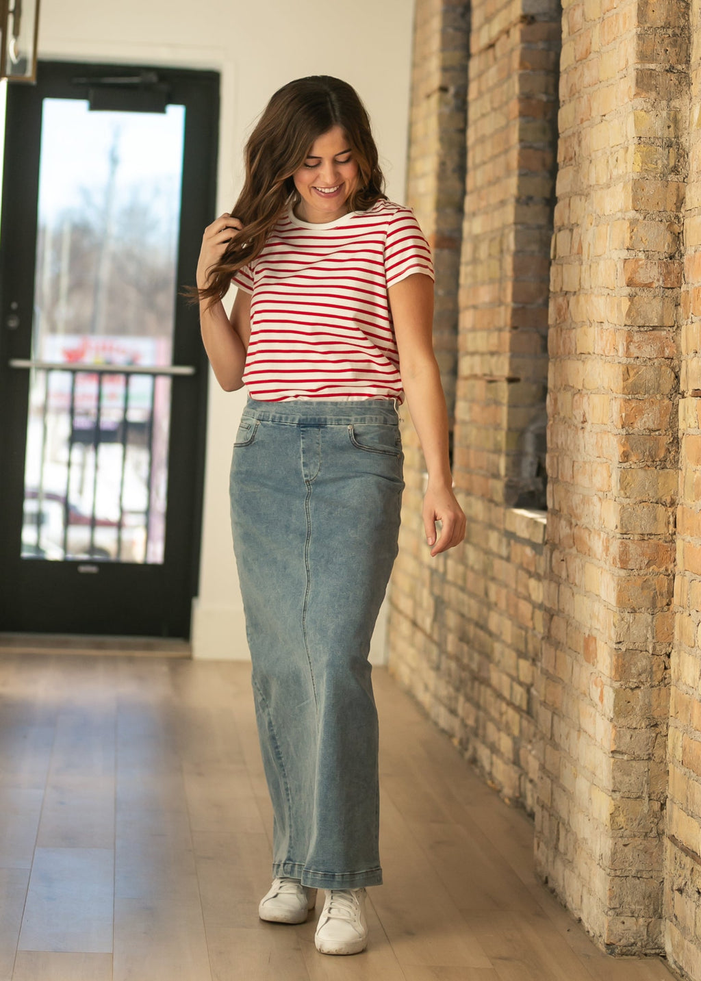 Donna Classic Wash Maxi Denim Skirt | Stretchy High-Rise