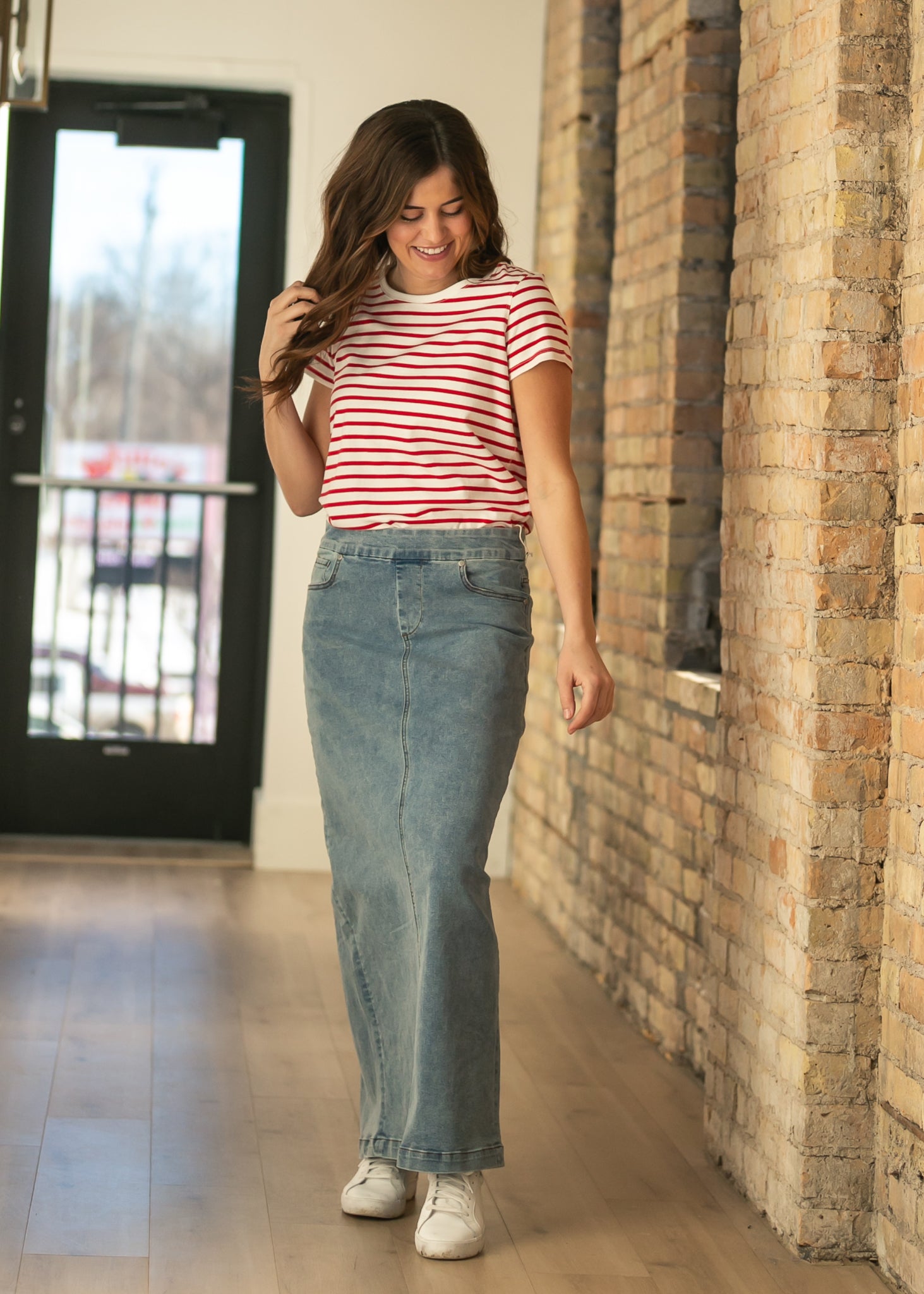 Donna Classic Wash Maxi Denim Skirt | Stretchy High-Rise