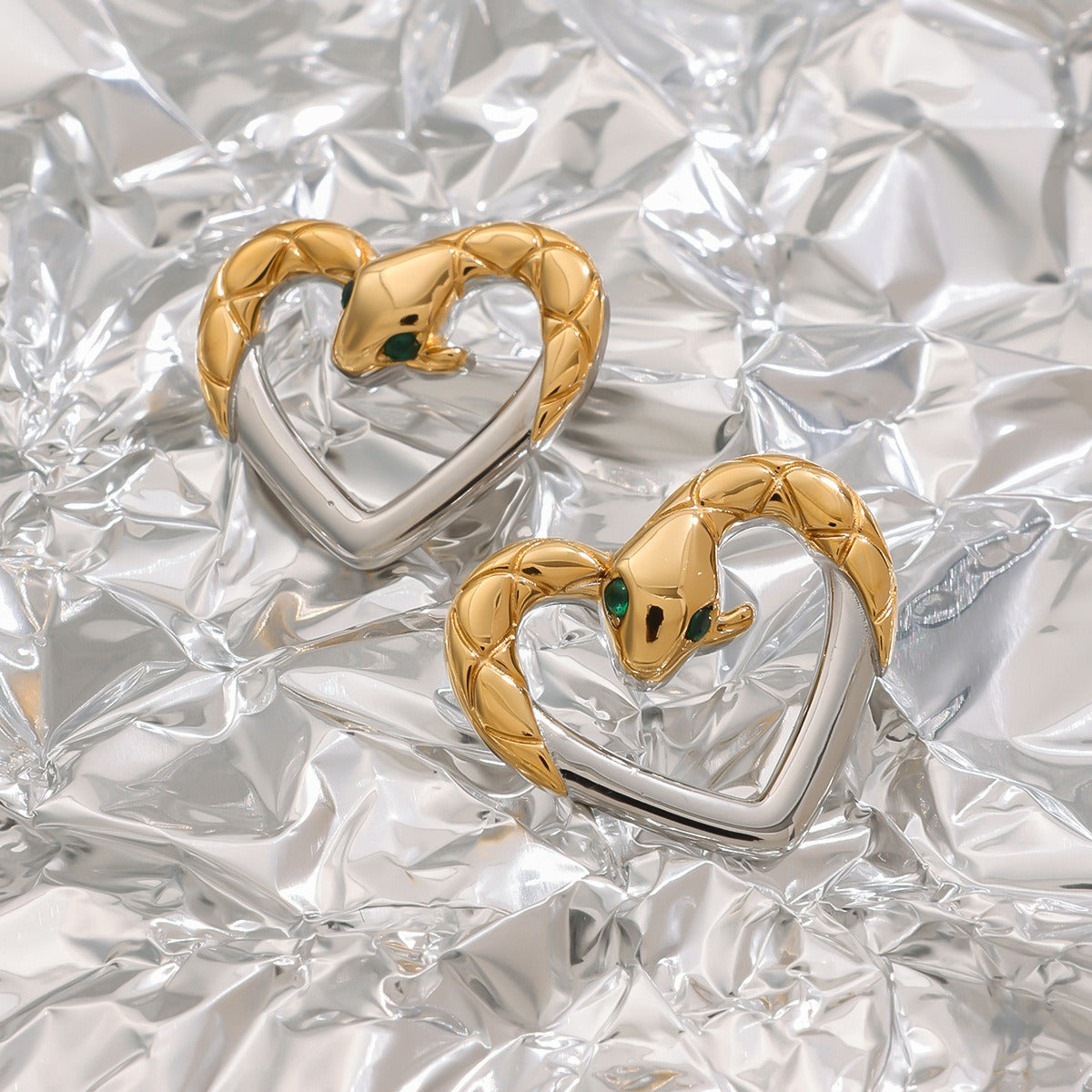 18K gold hollow heart with gold and silver color matching design high-end earrings