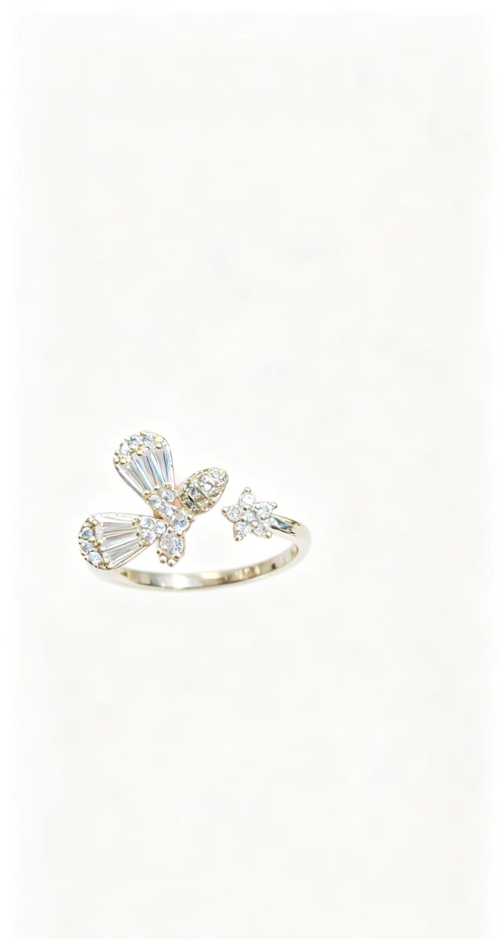 Gold Floral Zircon Ring with Leaf Motifs for Women