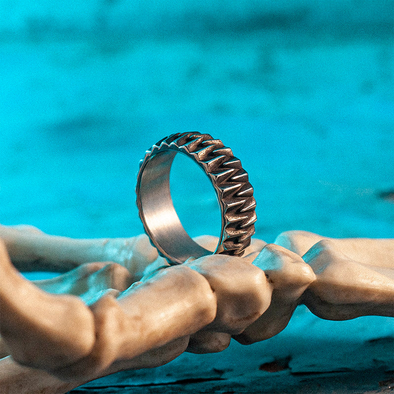 Toothed Rings For Both Men And Women