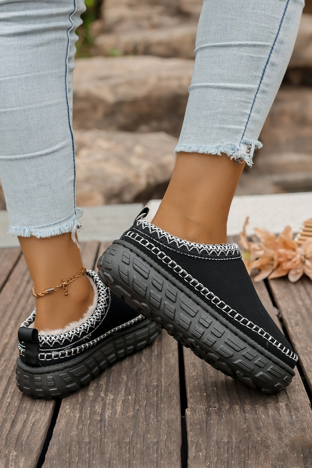 Black Plush Winter Clog Slippers | Suede Contrast Stitch
