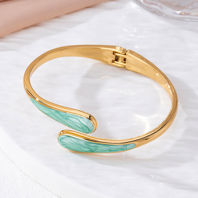 Vintage Irregular Open-End Bracelet in Metallic-Effect Alloy