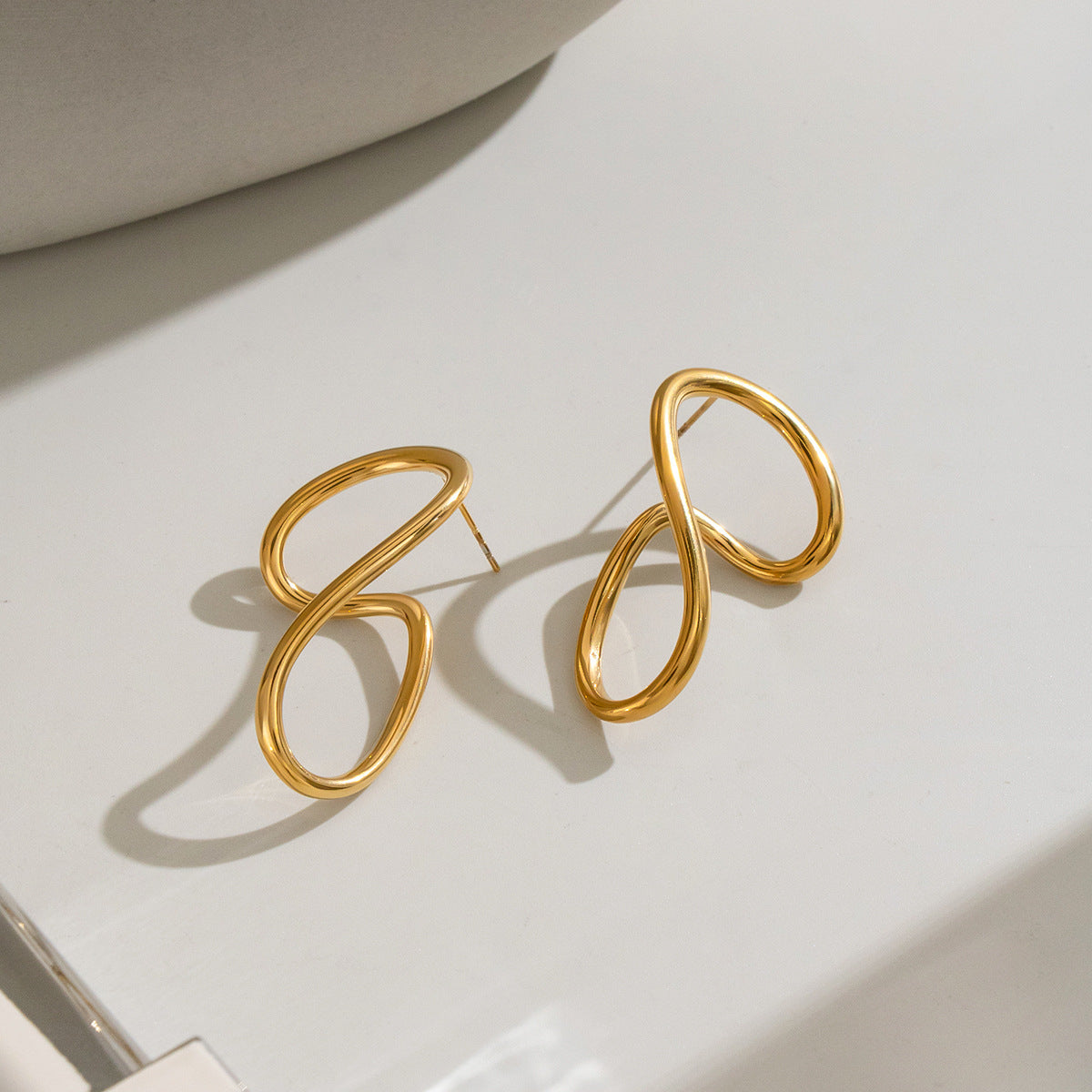 Simple Classic Stud Earrings With A Touch Of Light Luxury And Refined Elegance