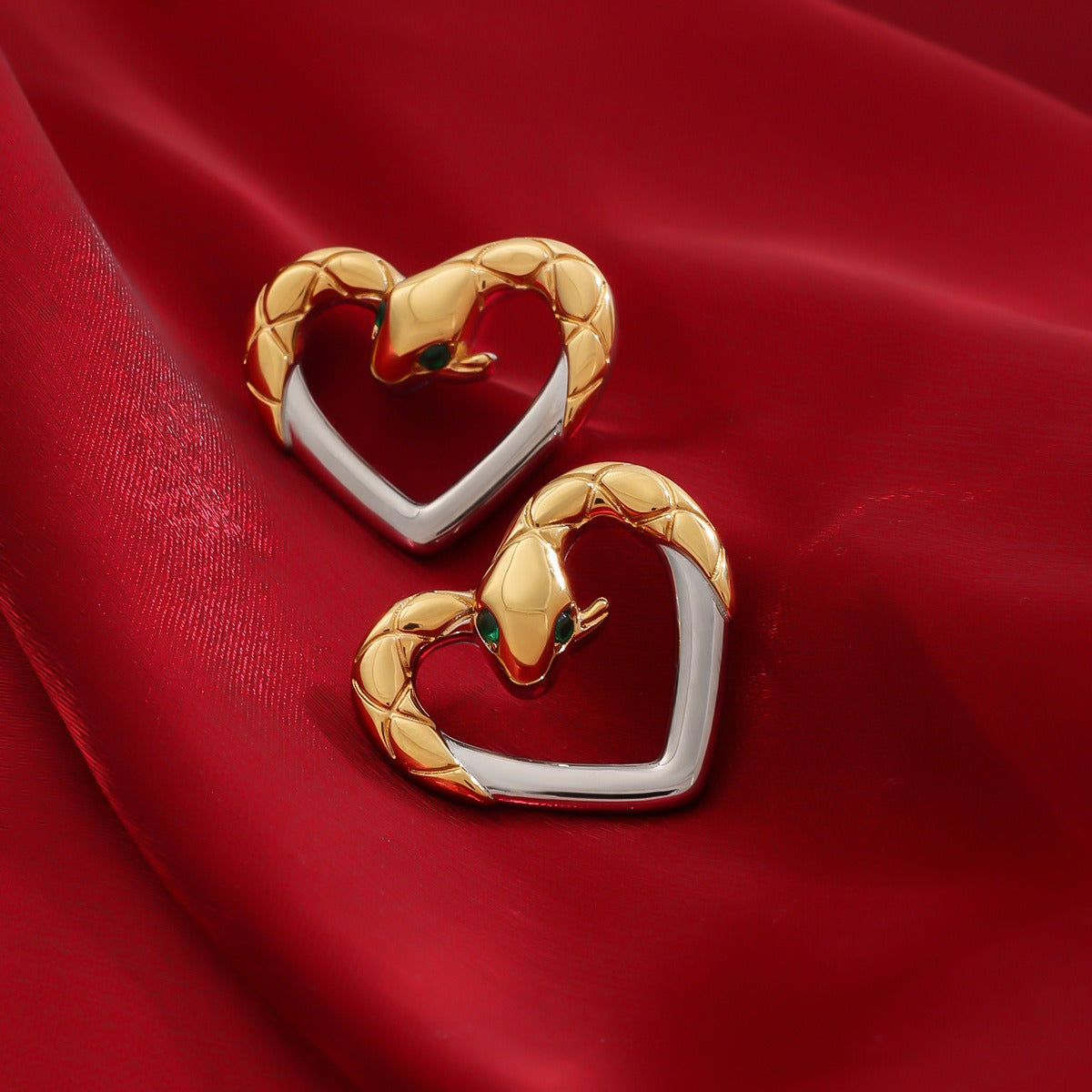 18K gold hollow heart with gold and silver color matching design high-end earrings