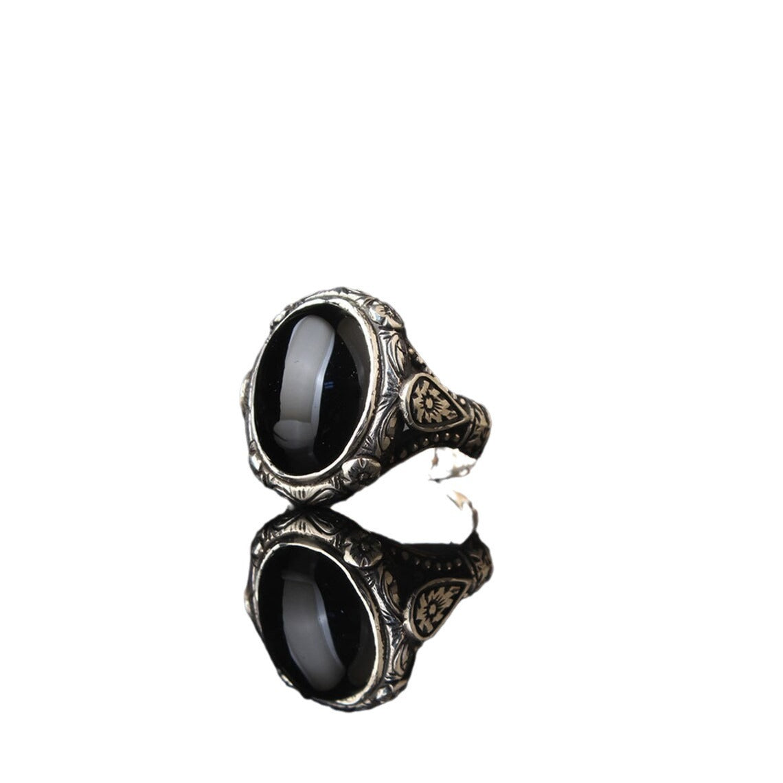 Fashionable Punk Carved Vintage Ring For Men With Black Gemstones