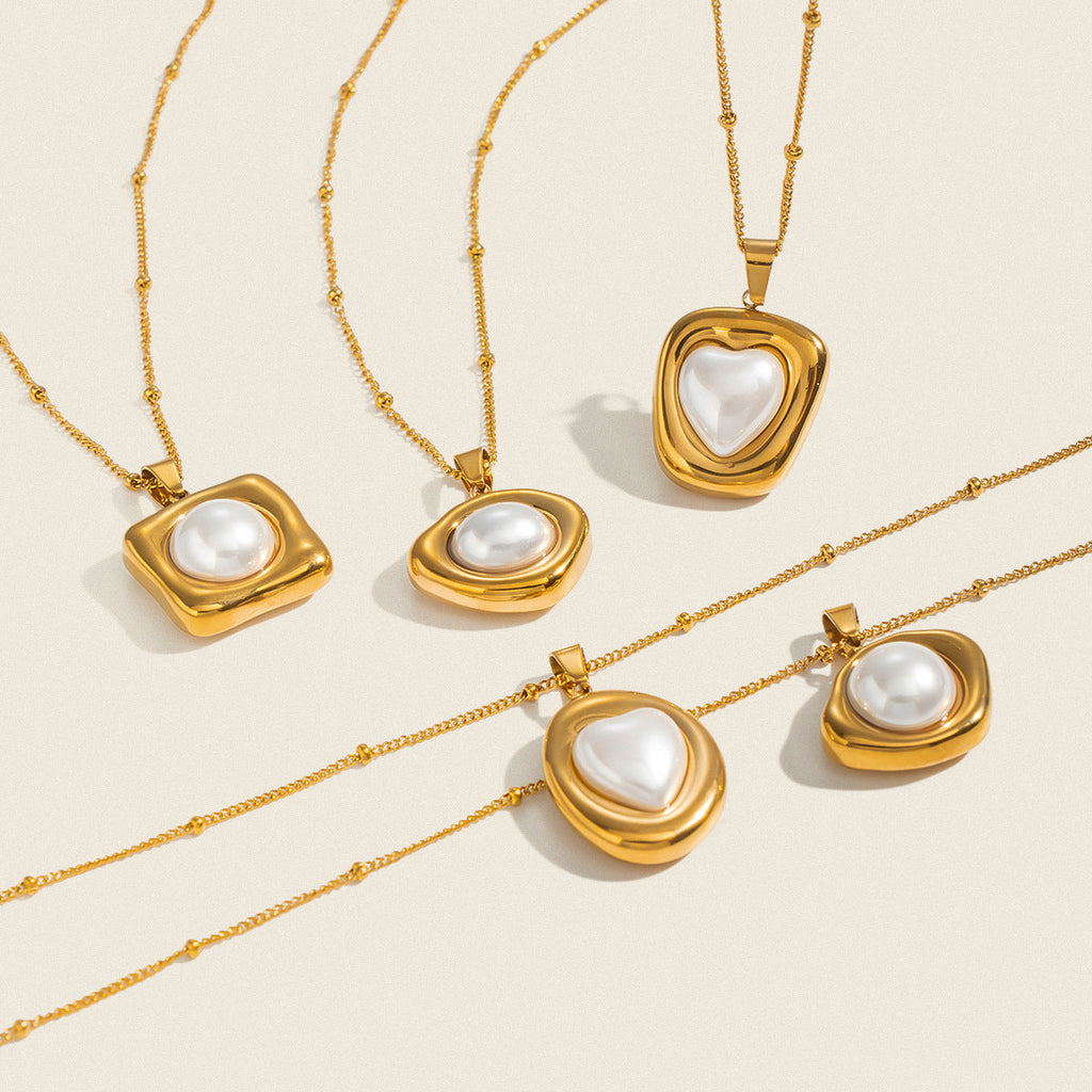 High-end Pearl Pendant Necklace In Titanium Steel With 18K Gold Plating