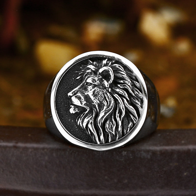 Bold Men’s Lion Head Titanium Steel Ring in Polished Finish