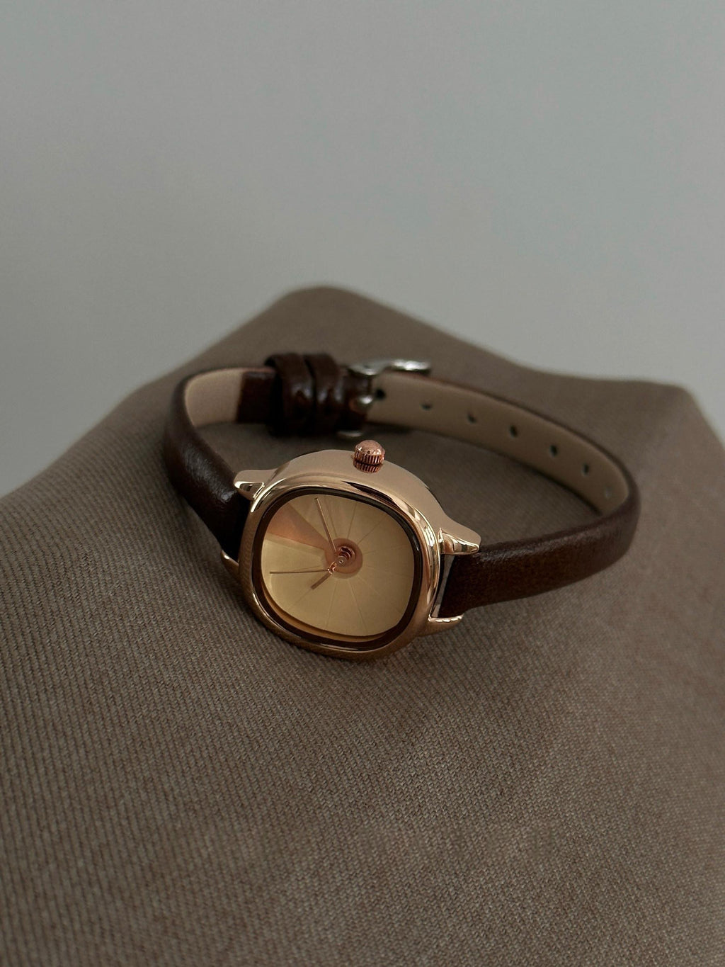 Retro Student Watch With A Spiral Staircase Design