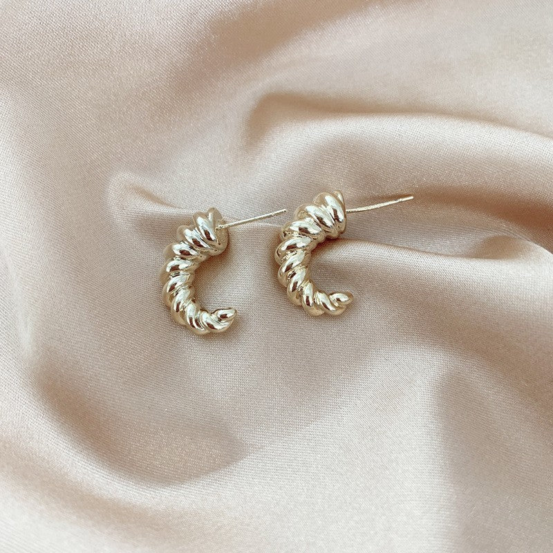 Dainty Gold Heart Stud Earrings – Minimalist 14k Gold Finish