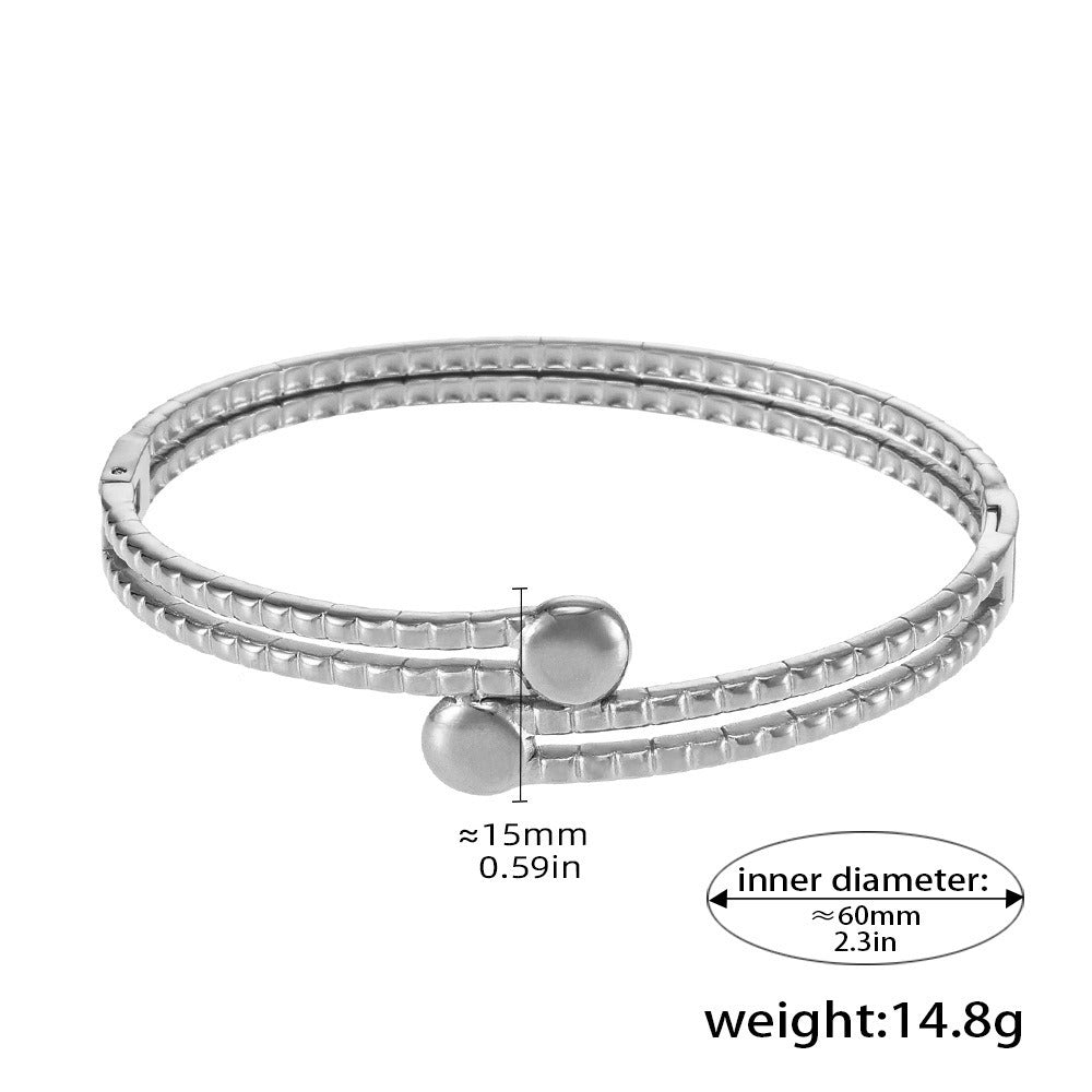 18K gold geometric shape with hollow design simple and elegant bracelet