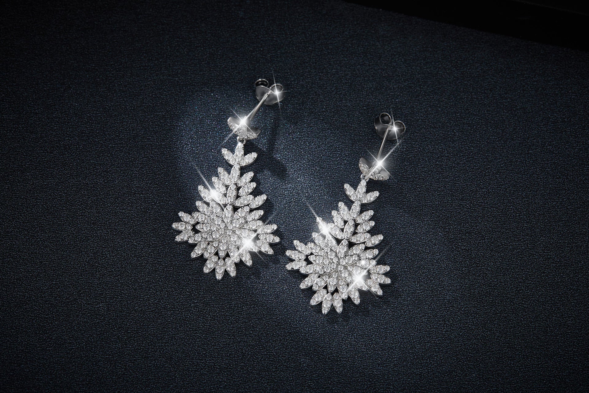 S925 Sterling Silver Leaf Cluster Moissanite Dangle Earrings