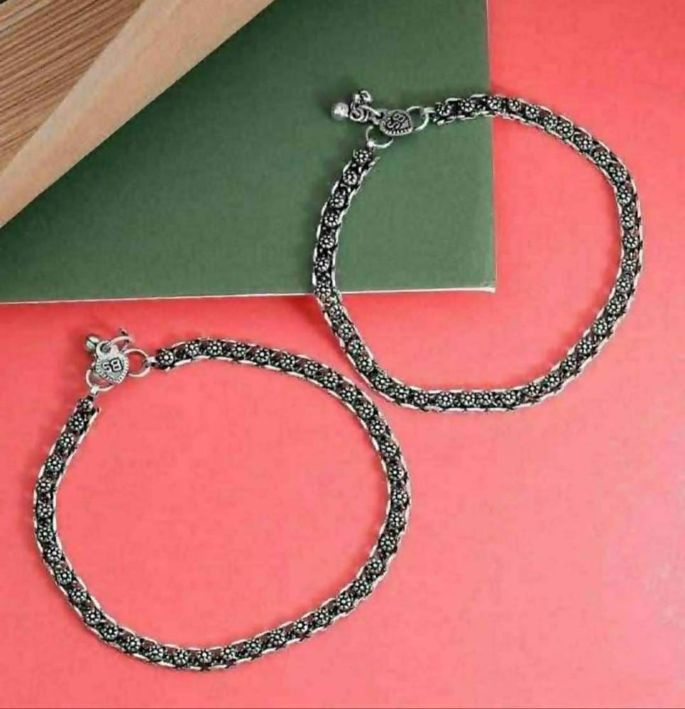 Pair of Mominos Fashion traditional oxidised silver-plated anklets with intricate filigree details
