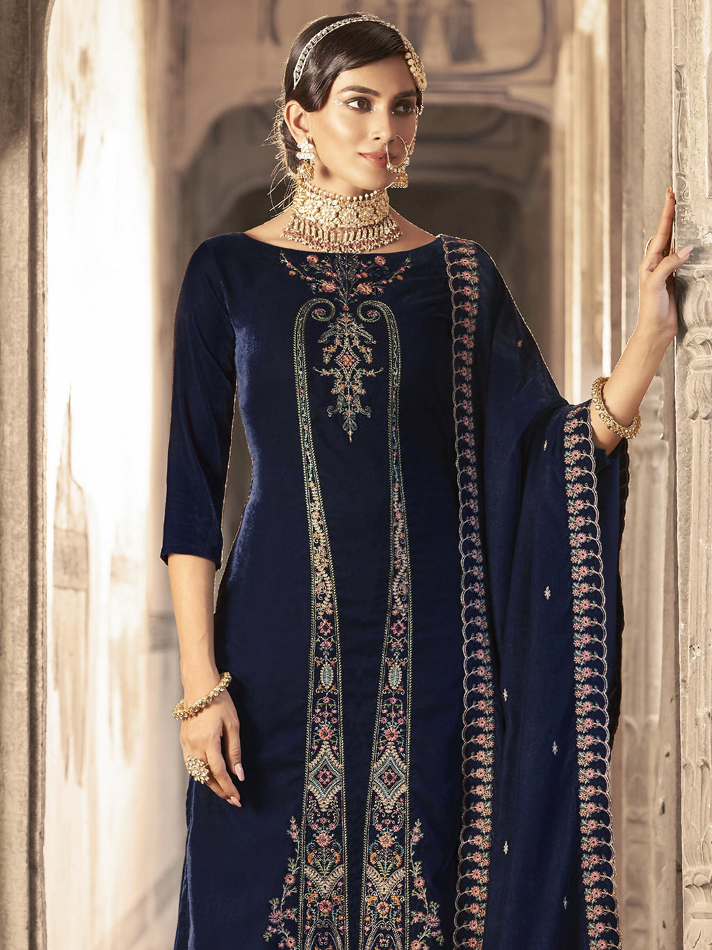 Navy Blue Velvet Floral Kurta Set with Resham Thread & Jari Work