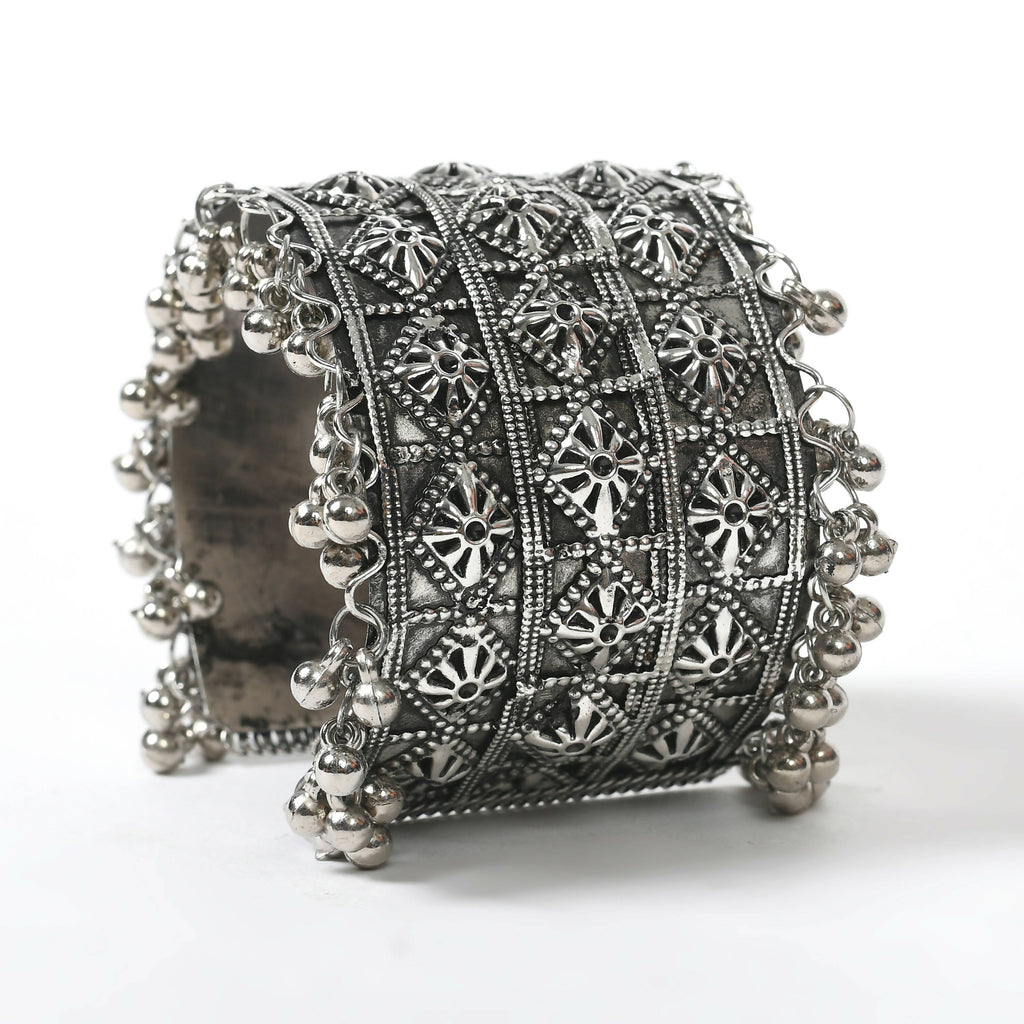Close-up of Mominos Fashion Joharkamal Oxidised Silver-Plated Ghungroo Handcraft Bracelet Design 024