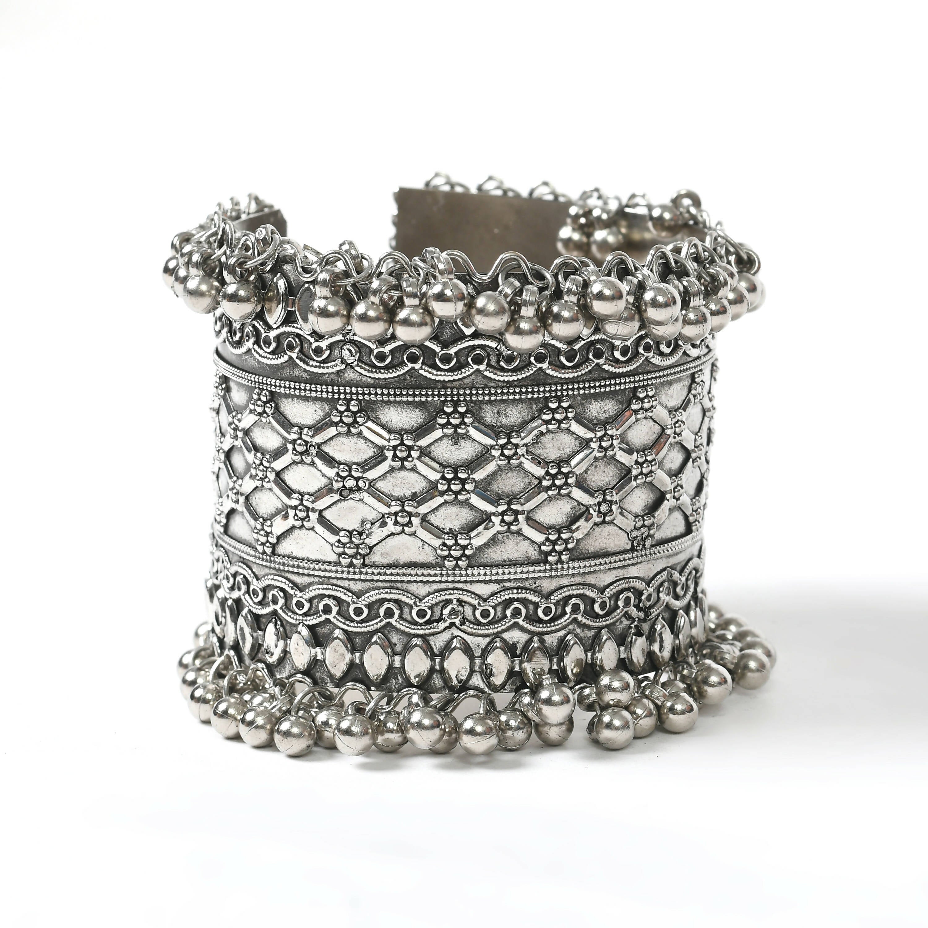 Close up of Mominos Fashion Joharkamal oxidised silver-plated ghungroo bracelet design 026
