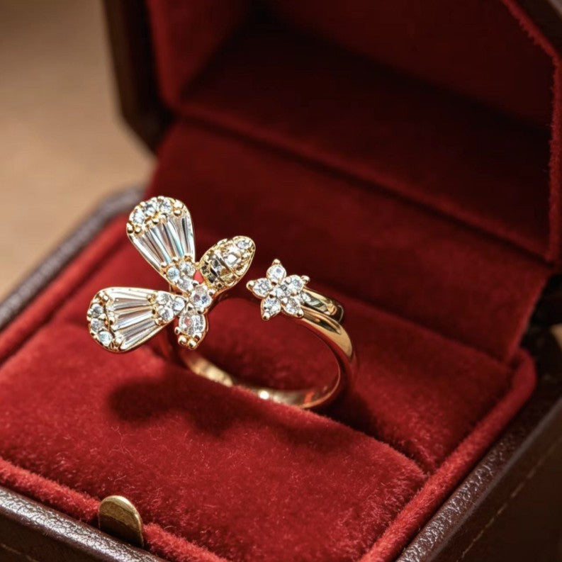 Gold Floral Zircon Ring with Leaf Motifs for Women