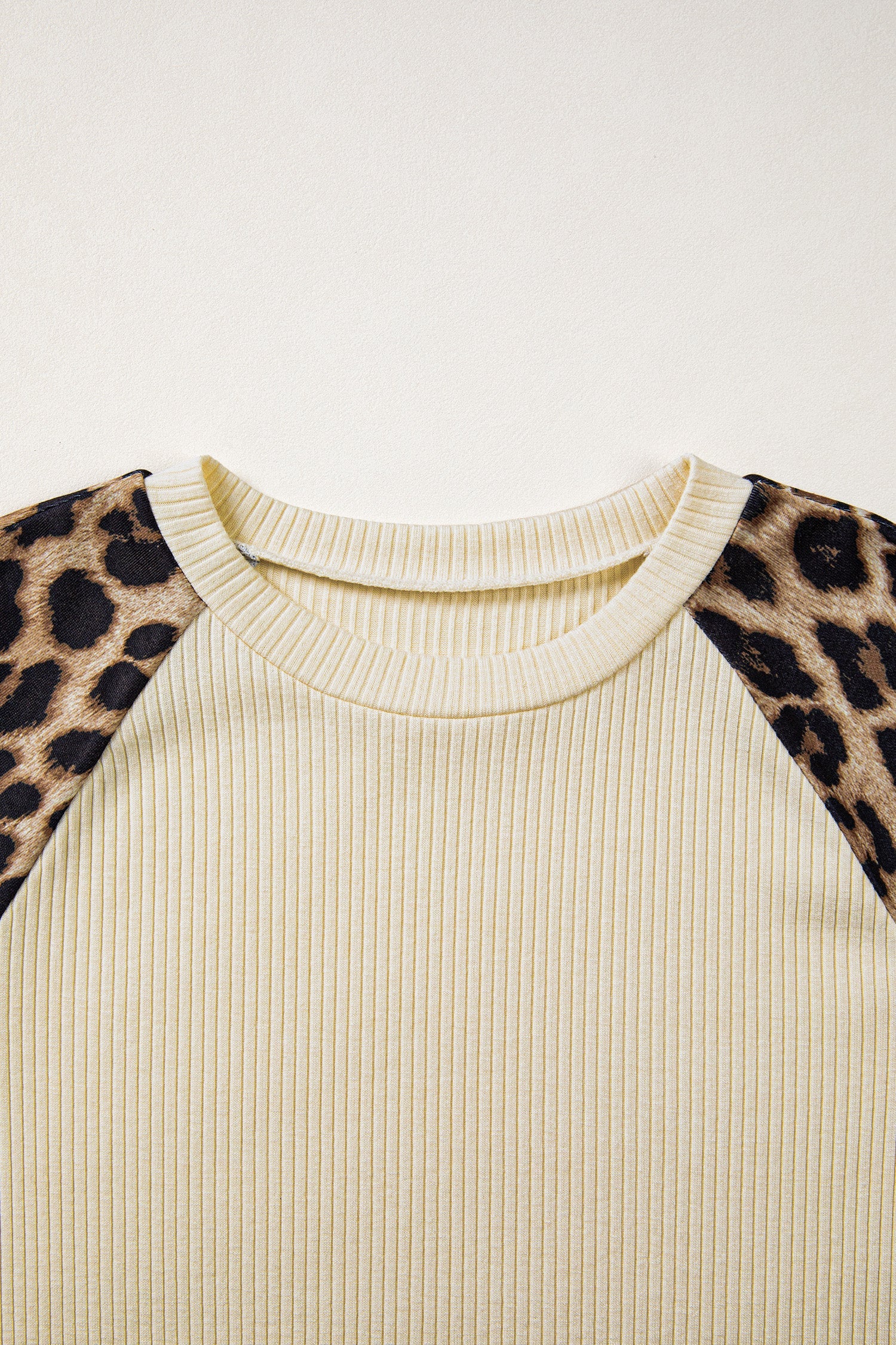 Keily Contrast Sleeve Loose Tee in Cream and Leopard Print