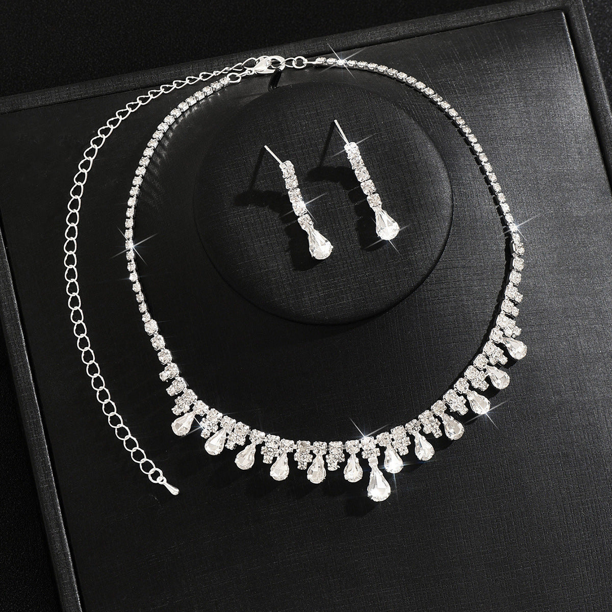 Women 2 Pcs V Shaped Waterfall Teardrop Rhinestone Jewelry Set,Choker Necklace And Dangle Earrings,Elegant Bridal Costume Accessories For Wedding Banquet Party Occasion