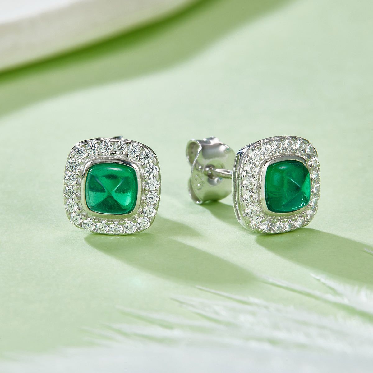 S925 Silver 1.4g Lab-Created Emerald Stud Earrings, 0.79ct 4mm Halo, 1 Pair