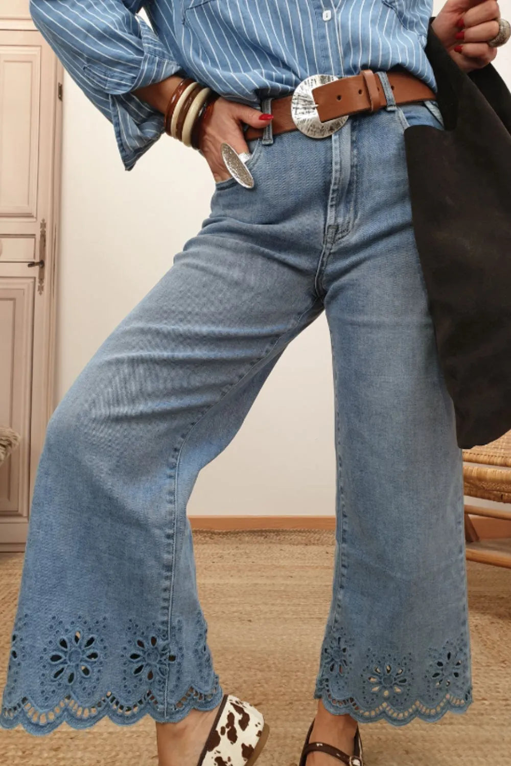 Lace Detail Cropped Wide Leg Jeans