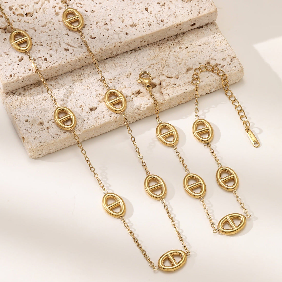 18K Gold Pig Nose Necklace and Bracelet Jewelry Set