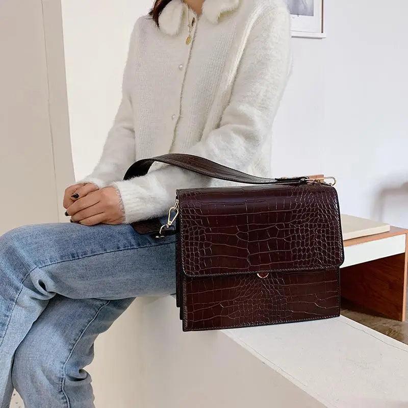 Elegant Modern Girls Messenger Bag with Chain Strap Details