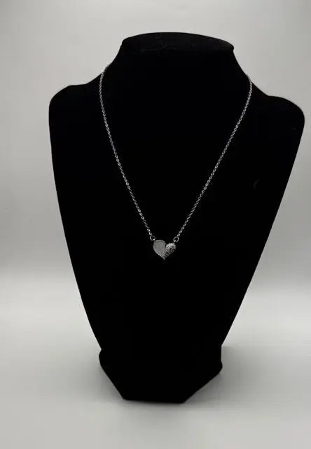 Elegant Symmetric Heart Pendant Necklace – Stainless Steel & Heart Pendant Jewelry