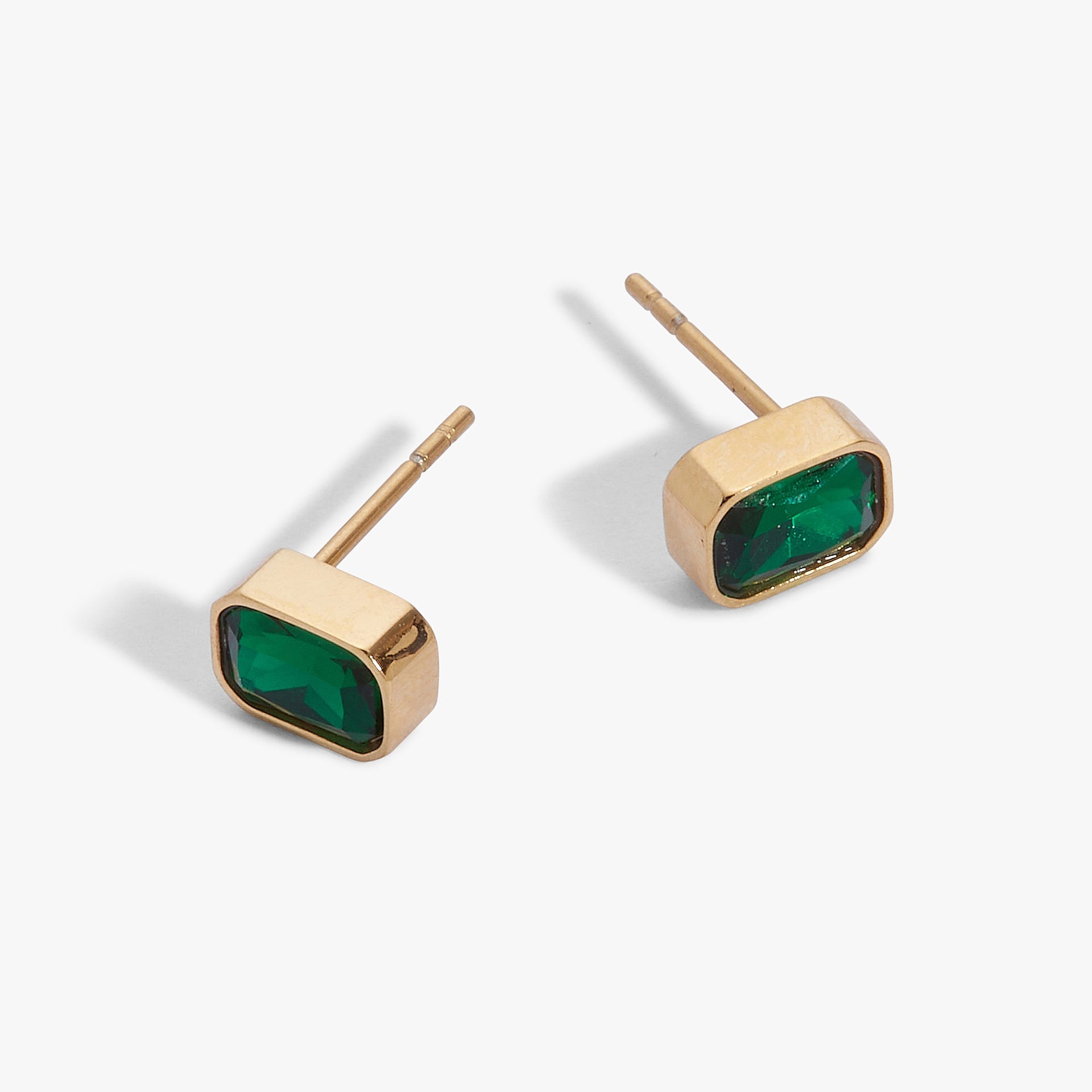 May Emerald-Cut Birthstone Stud Earrings in Green Glass