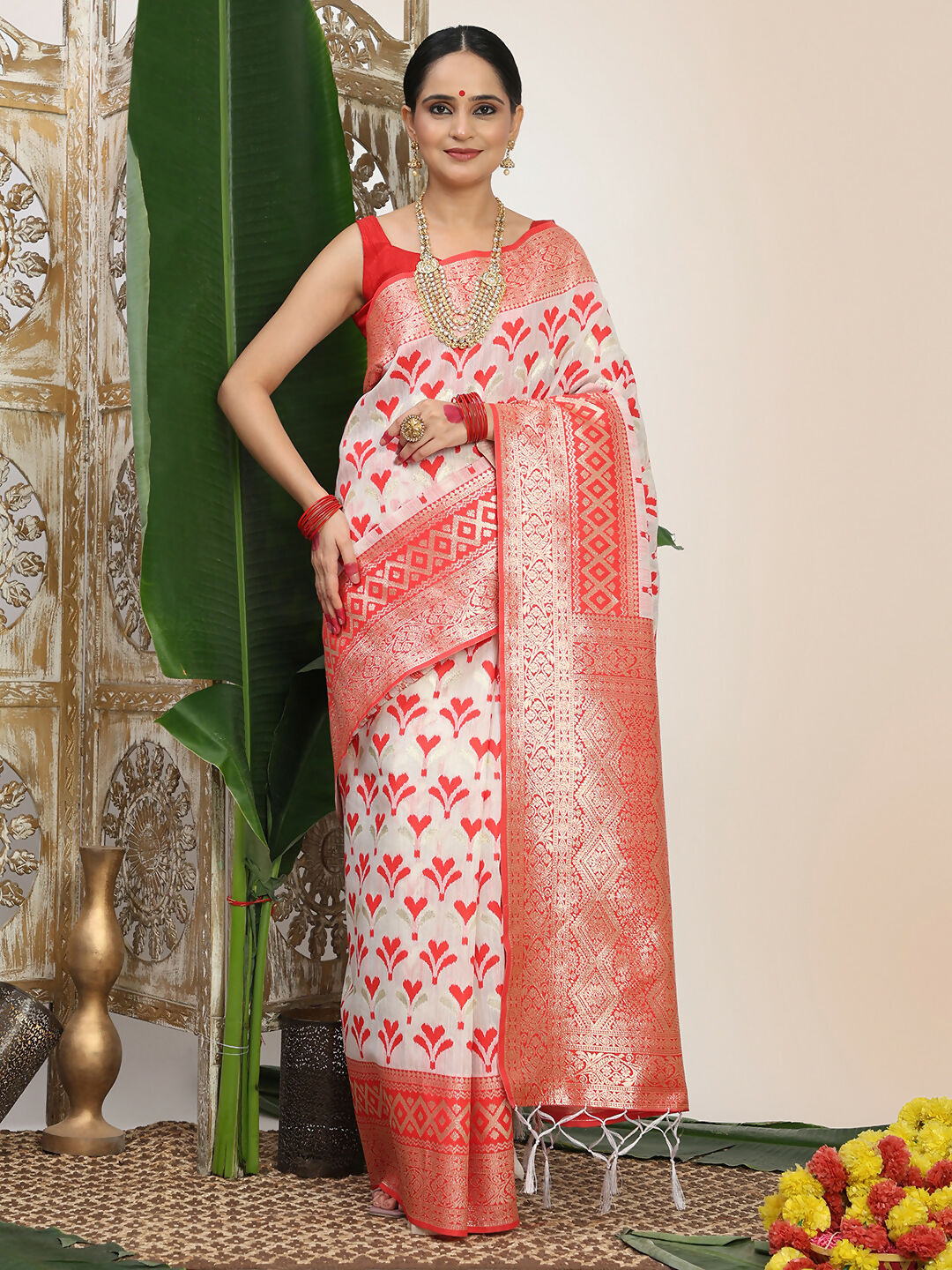 Red and White linen cotton saree with coordinating blouse piece