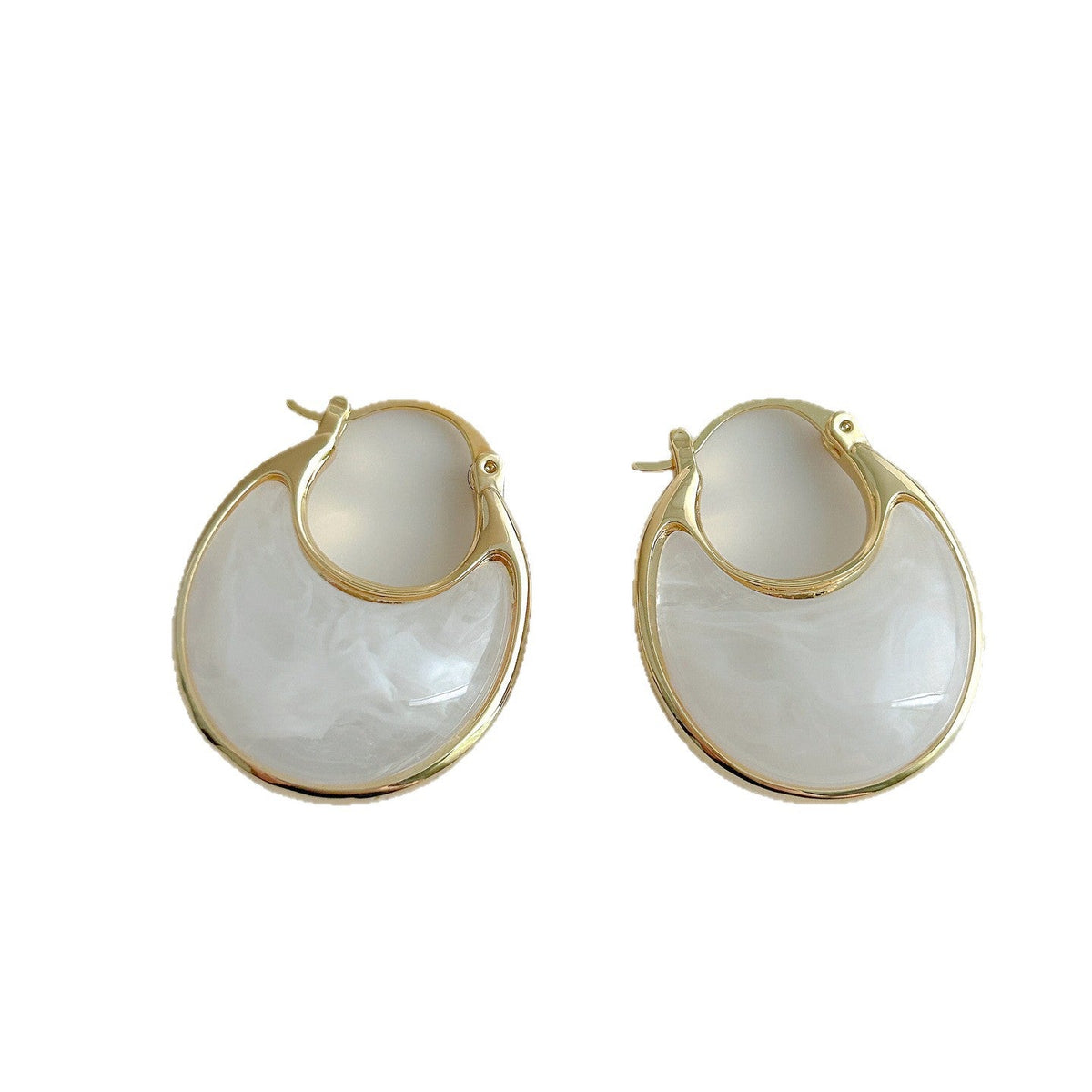 Fashionable U-shaped Gradient Color Crescent Earrings