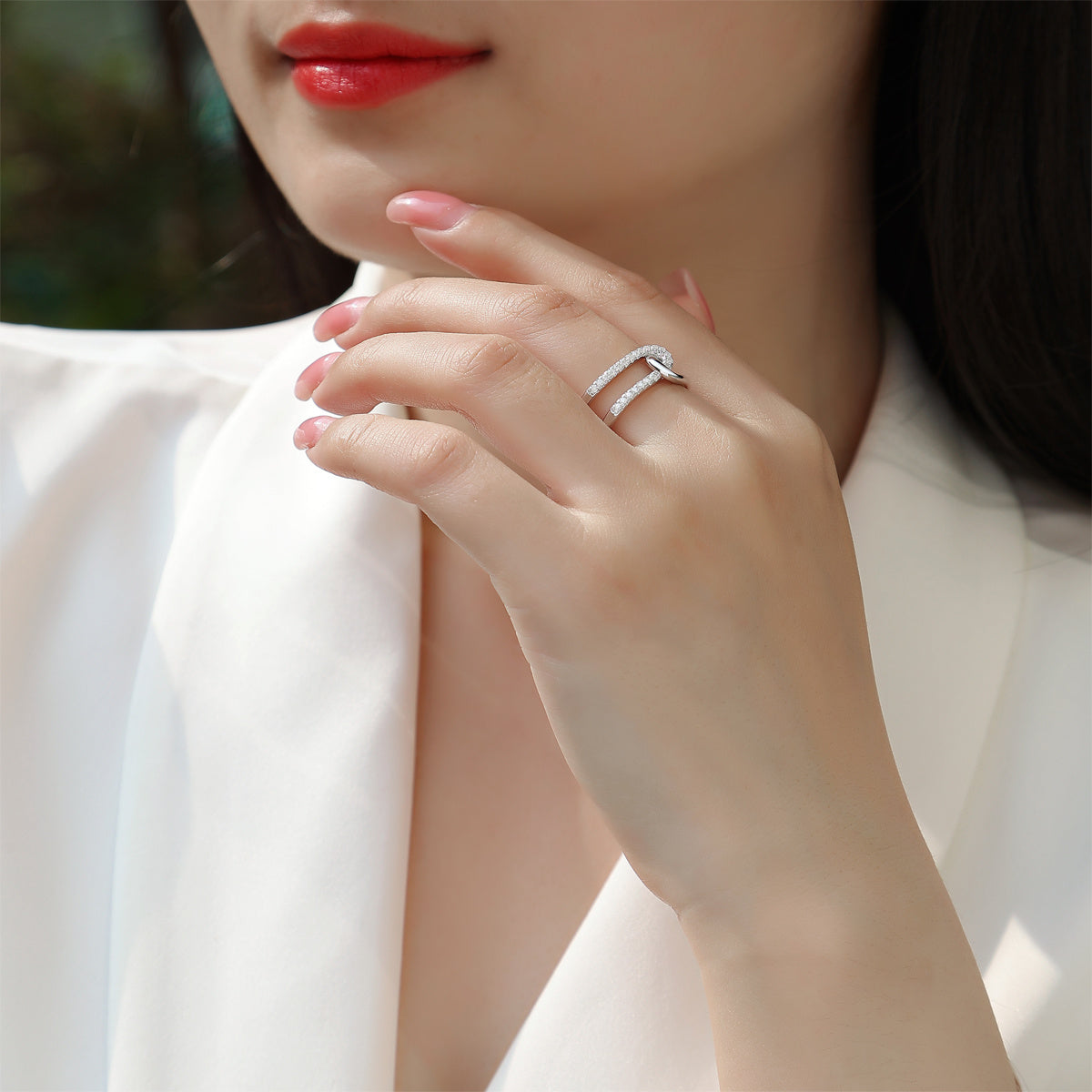 S925 Silver 3.7g Platinum Plated Moissanite Ring, 22pcs D VVS1 Interlocking Band, GRA Certified US 5-9