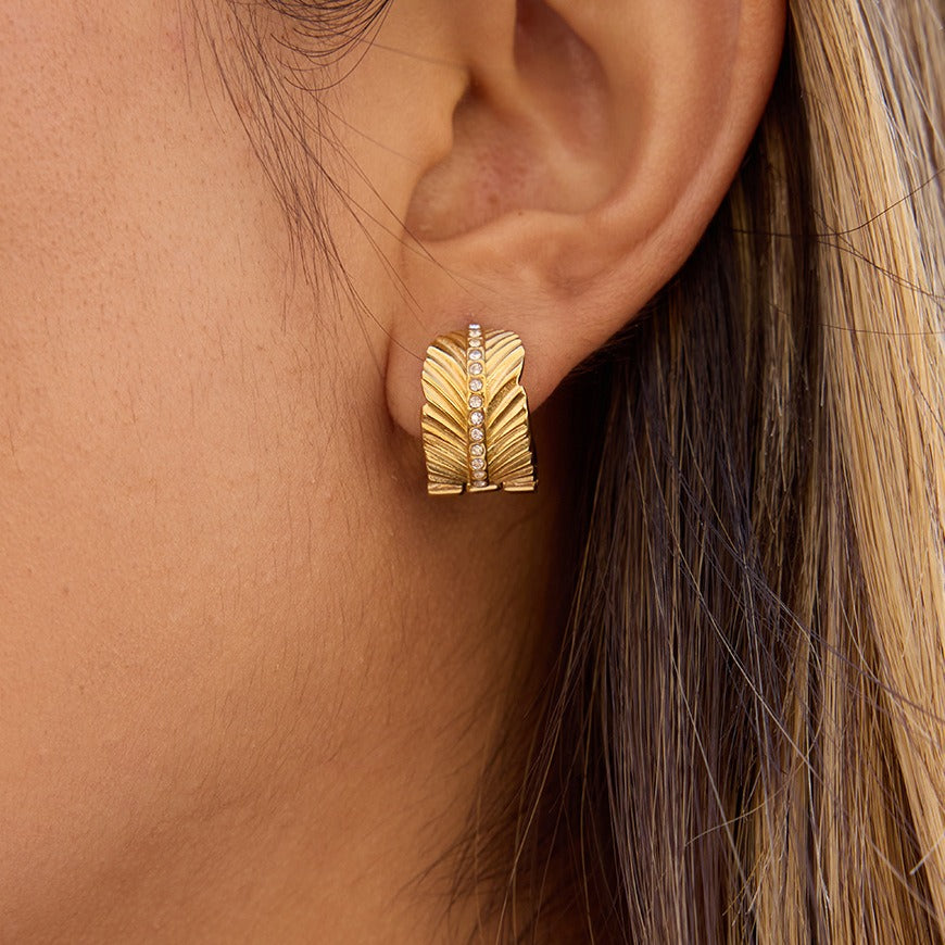 18K Gold Leaf Stud Earrings with Sparkling White Diamonds