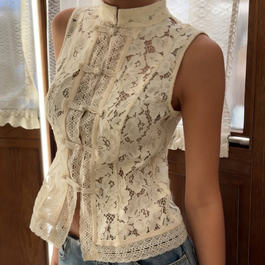 Floral Lace Crochet Sleeveless Top with Mandarin Collar - Image 4