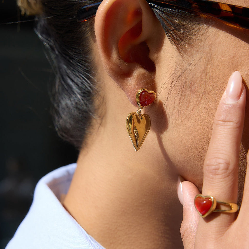18K Gold Heart-Shaped Earrings in Polished Titanium Steel