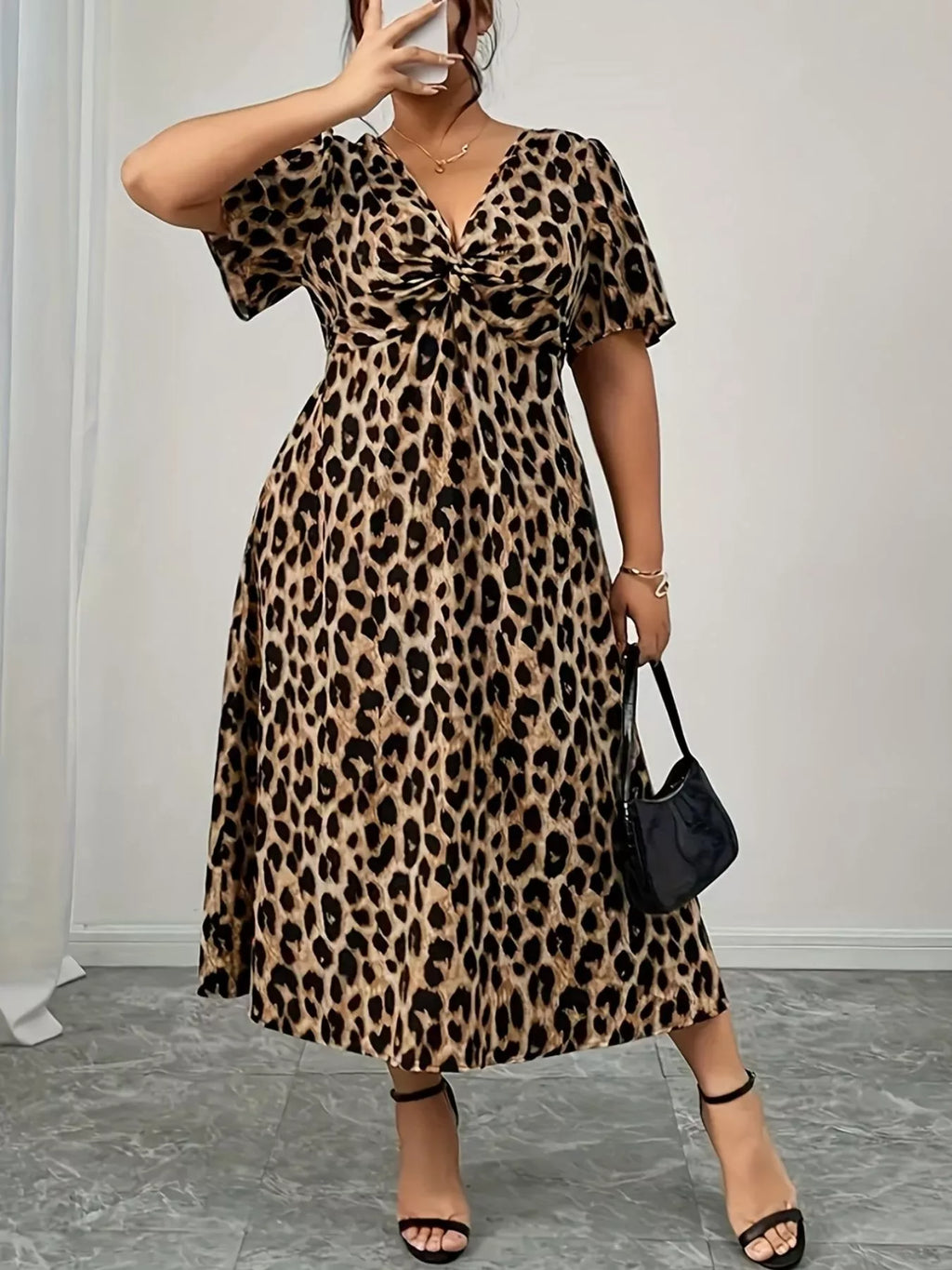 Plus Size Twisted Front Leopard Short Sleeve Dress