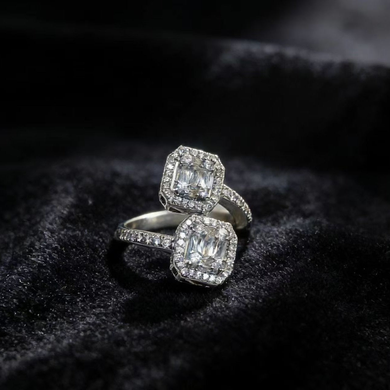 Modern Minimalist Geometric Ring with Zircon, Light Luxury