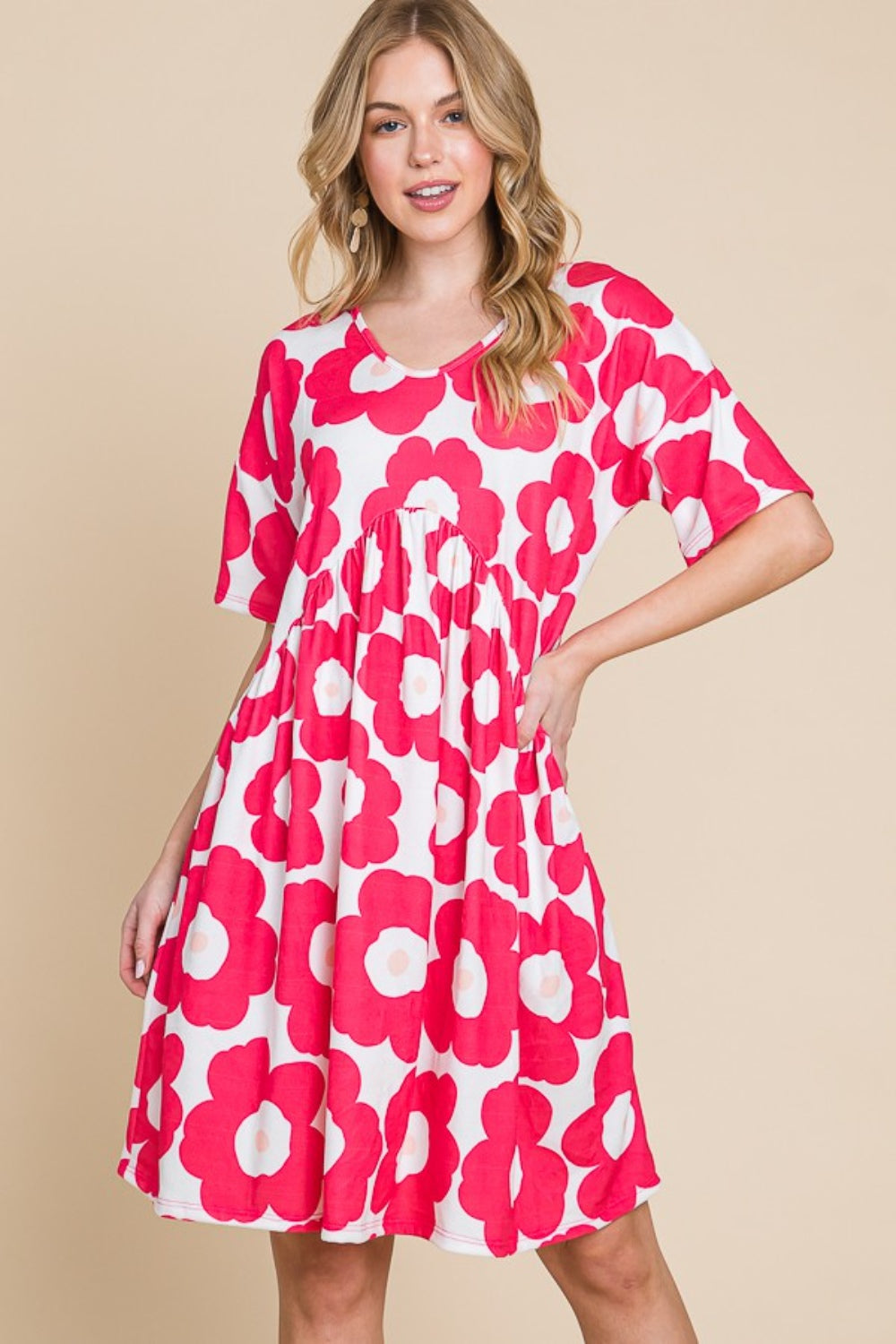 Floral print summer dress with side ruching for a sculpted fit